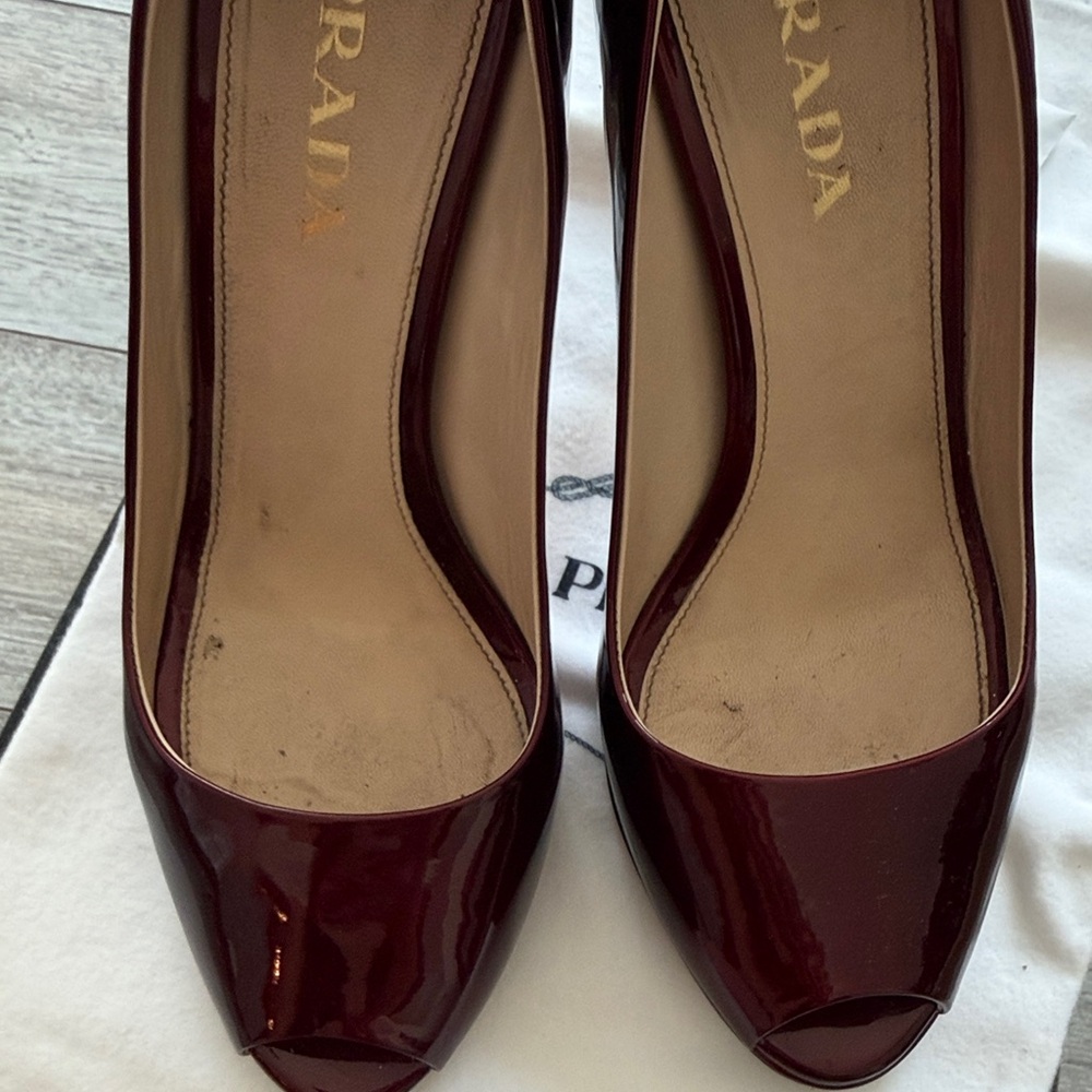 PRADA BURGUNDY HEELS - Picture 5 of 11